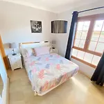 Villa Sea Breeze Ocean View