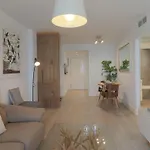 C24 - Seashore Classy Apartment With Parking