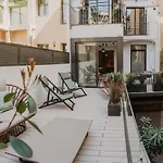Petit Luxe St. Pere
