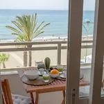 C24 - Seashore Classy Apartment With Parking