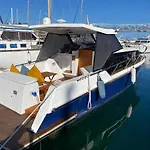 Laura Boat