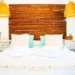 Famara rooftop 1