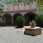 Charming House With Pool & Barbecue