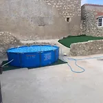 Agradable Casa Con Chimenea Y Patio Totalmente Privado