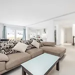 Villa Deluxe By Villa Plus