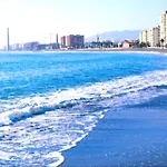 habitación doble en apartamento compartido dream in malaga, junto a Vialia y playa