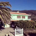 Sea And Mountain View Apartment