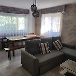 Entrecastanos