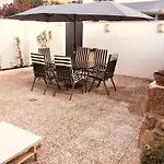 Acogedora Casa Con Patio En El Tiemblo