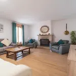 Newly Renovated Large Villa With Garden