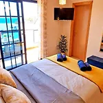 Casa Lalamar, La Lajita