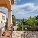 Villa Carrera