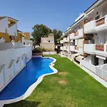 Apartamento en Rota con piscina y parking junto al mar