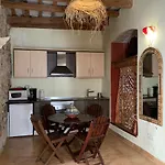 La Casita De La Muralla