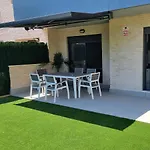 Apartamento diseño con jardín privado a 100 metros del mar