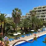 Luminoso apartamento con terraza y piscina