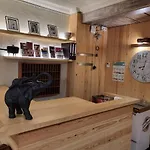 Staybed Hostal Torras