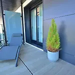 Galihost - Impresionante Apartamento Con Piscina En Sanxenxo