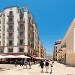 Capuchinos Center Apartment - Parking Free&Pet Friendly