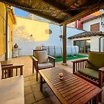 Casa El Arrabal, casa con chimenea, piscina y patio