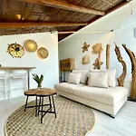 VILLA PIMIENTA, Chalet de lujo cerca del mar.