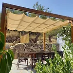 Casa rural Can Rotes con jardin y barbacoa
