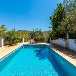 Country Villa In Peaceful Location