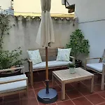 Casa con patio y chimenea en Piedralaves
