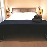 Mazi Apartments Chic