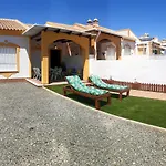 Bungalow Flor De Lirio