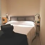 Mazi Apartments Chic