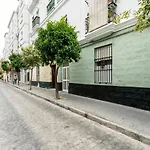 Fantástico ático en el casco antiguo junta a la playa