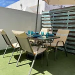 Fantástico ático en el casco antiguo junta a la playa
