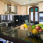 Regency Country Club, Apartments Suites