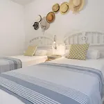 Coral Paradise Apartment With Swimming Pool
