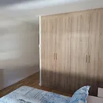 Soberbiosaparthoteles 101 Habitaciones Privadas Y Piso Compartido