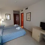 Ático Dos Dormitorios Con Tres Terrazas