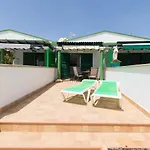 Bungalow Vista Golf con terraza y piscina