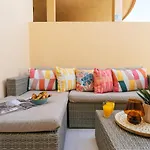 Amazing renovated pool view Apartment, 2 min to Fañabe Beach
