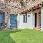 El Molino de Besalú Casa con jardín