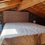 Agradable cabaña con aparcamiento gratuito.