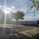 El Huésped del Sevillano AR
