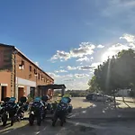 El Huésped del Sevillano AR