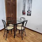Estudio con vistas a la ciudad