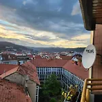 Estudio con vistas a la ciudad