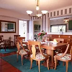 Impresionante- Villa Rosa- Boutique con Piscina cerca de Santiago y Playas Rias Bajas