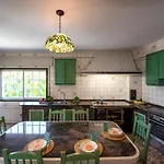 Impresionante- Villa Rosa- Boutique con Piscina cerca de Santiago y Playas Rias Bajas