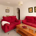 Precioso Piso De 3 Dormitorios, Cocina Y 1 Bano