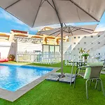 Luxury House With Private Heated Pool, Bbq And Private Parking