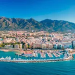 Lovely Central 2 Bed Apartment Close To The Beach And Stations